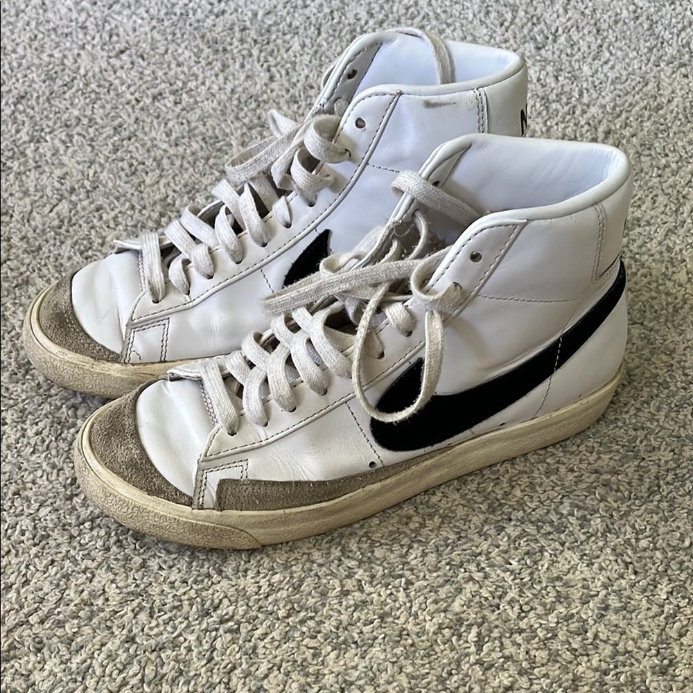 Nike White & Black High-Tops Blazers
